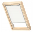 Roleta wewnętrzna zaciemniająca VELUX  DKL FK08 66x140 do okien dachowych