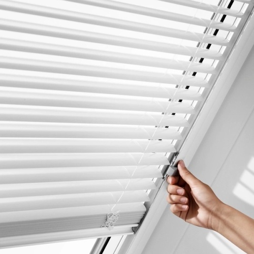 Żaluzja VELUX PAL CK02 55x78 do okien dachowych