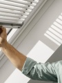 Żaluzja VELUX PAL CK04 55x98 do okien dachowych