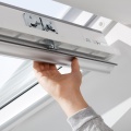 Okno VELUX INTEGRA GLU 006421 PK08 94x140 - okno elektryczne zdalnie sterowane